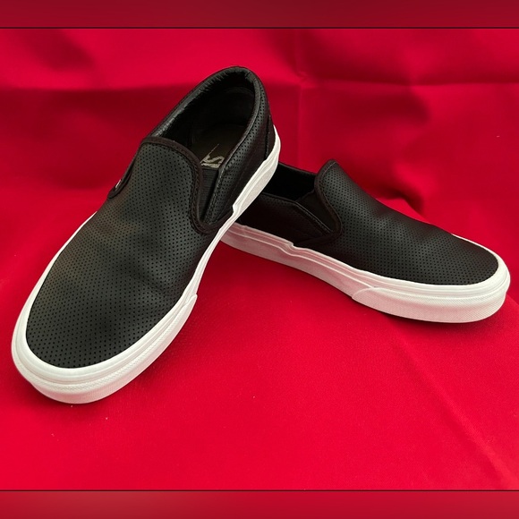 Vans Off the Wall Men's Black Slip Ons Mens 5 Womens 6.5 Slip-On Sneakers - Picture 2 of 9